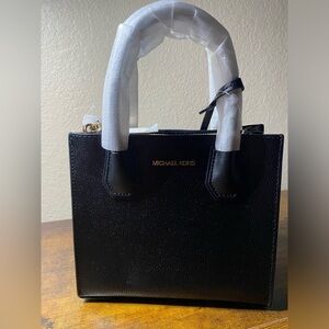 Michael Kors medium Mercer purse in black